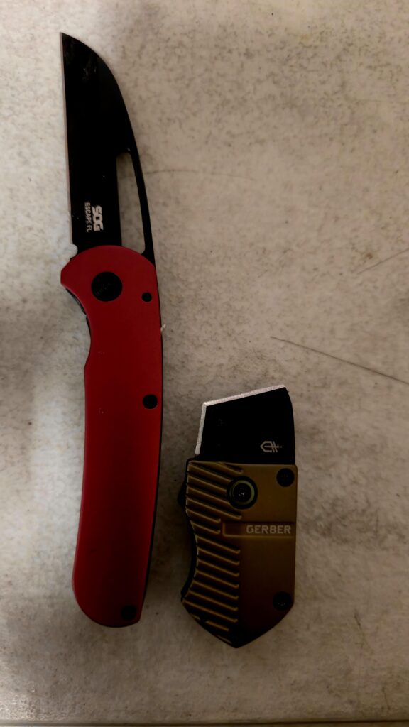 My carry for today! SOG Escape FL & Gerber Key Note