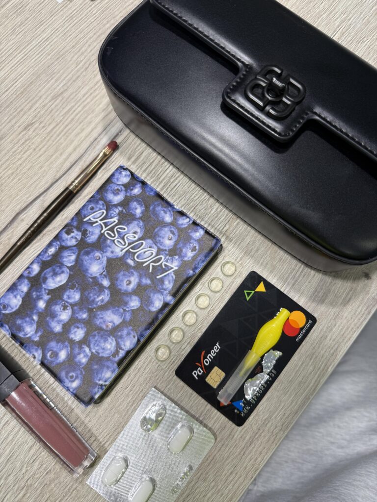 What does my small handbag say about me?