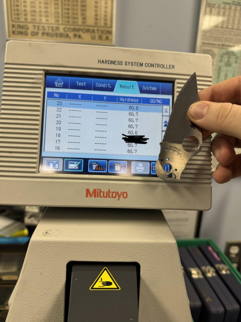 Spyderco Para 3LW SPY27 Hardness Results. 60.7 HRC