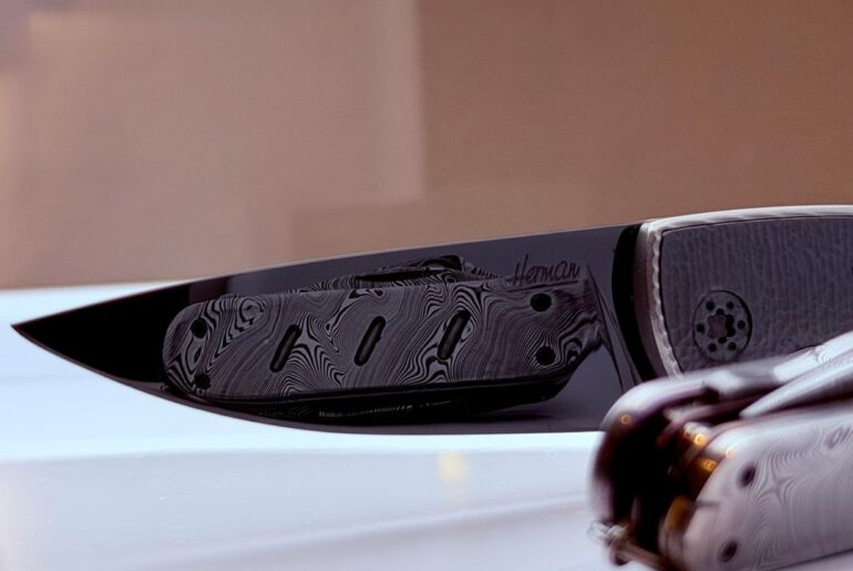 Herman Micro Sting, custom mirror DLC - yay or nay?