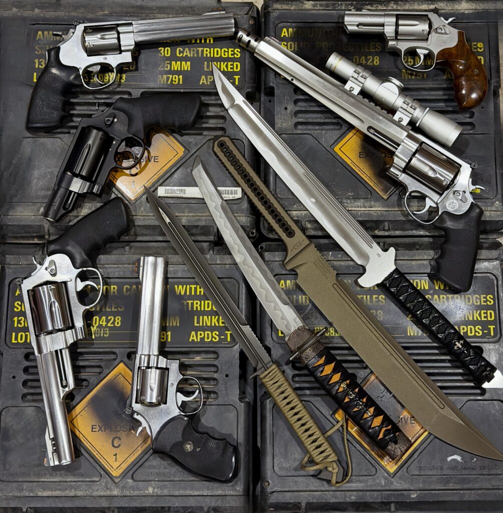 #wheelgunwednesday #wakiwednesday @smithandwessoninc fan boy! .44 Mag {I’ve shot more deer with that pistol than any gun I’ve ever owned}, 2 .357 Mags, 500 Mag, 460 Mag & Governor. @zubladeworx Archangel, @hatestick_manufacturing_co Waki, @zubladeworx Warpath @marfionecustomknives Waki