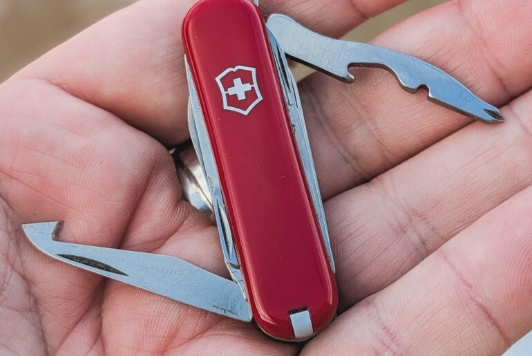 Maxi minimalism carry.