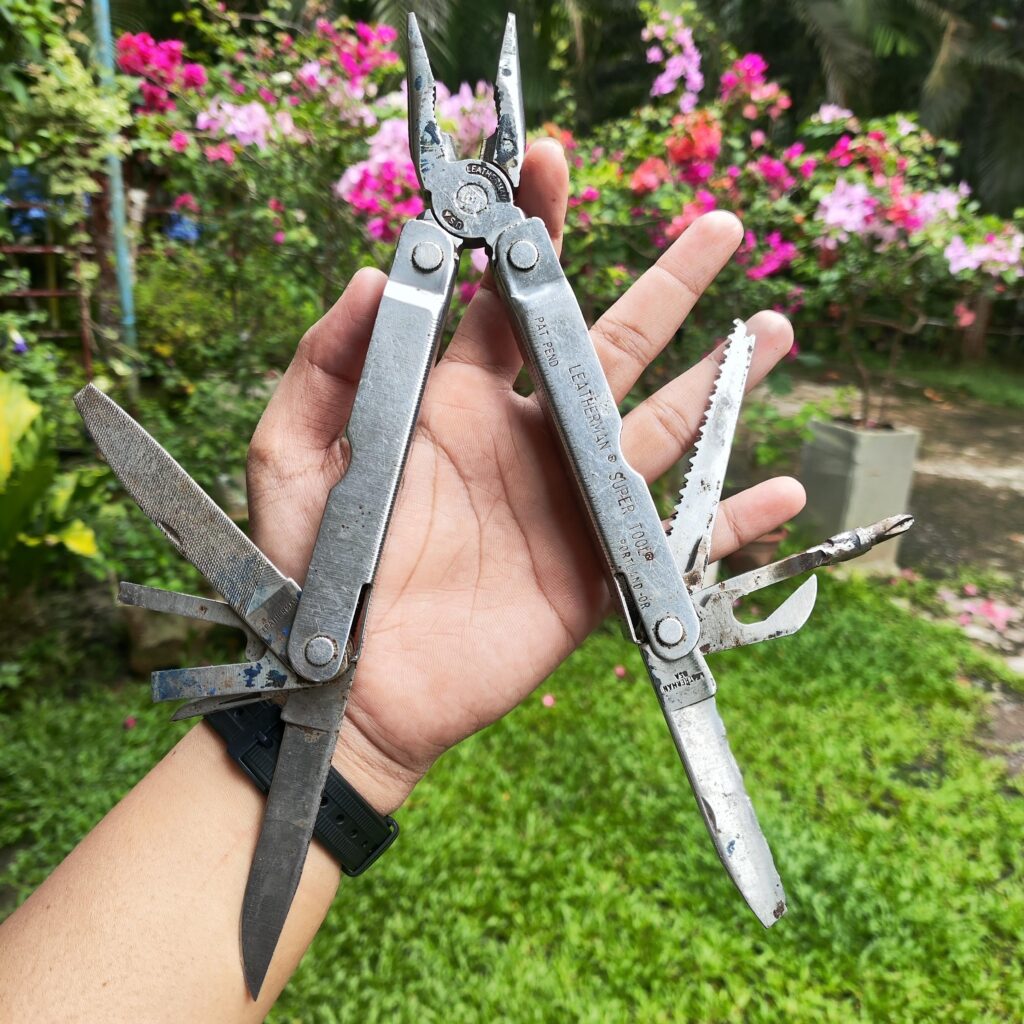 My dads Leatherman supertool, he’s been using this since the 90’s