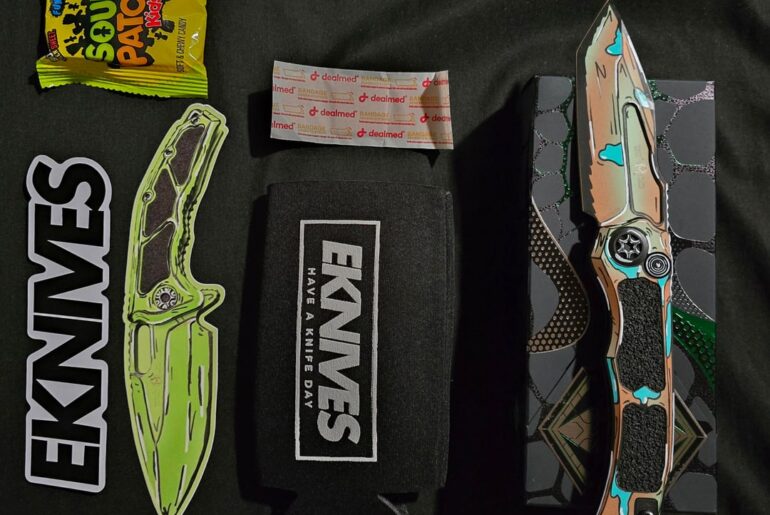 Heretic Wraith V.4 Auto Tanto. Shipwreck Cel-shading