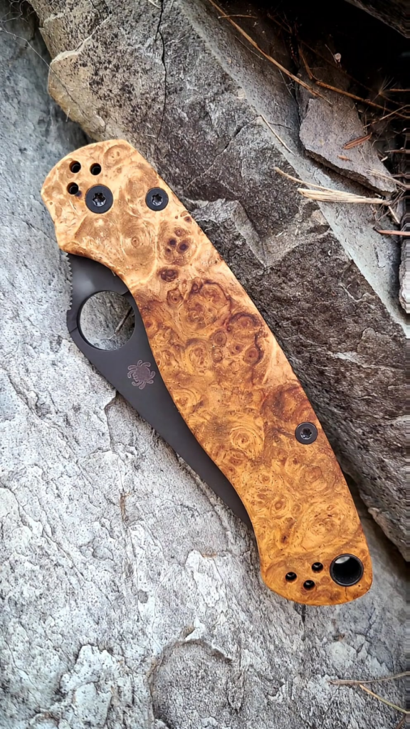 Snowy Amboyna Burl on the Spyderco Para Military 2.