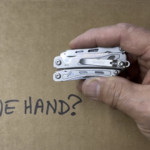 One handed mini multitool