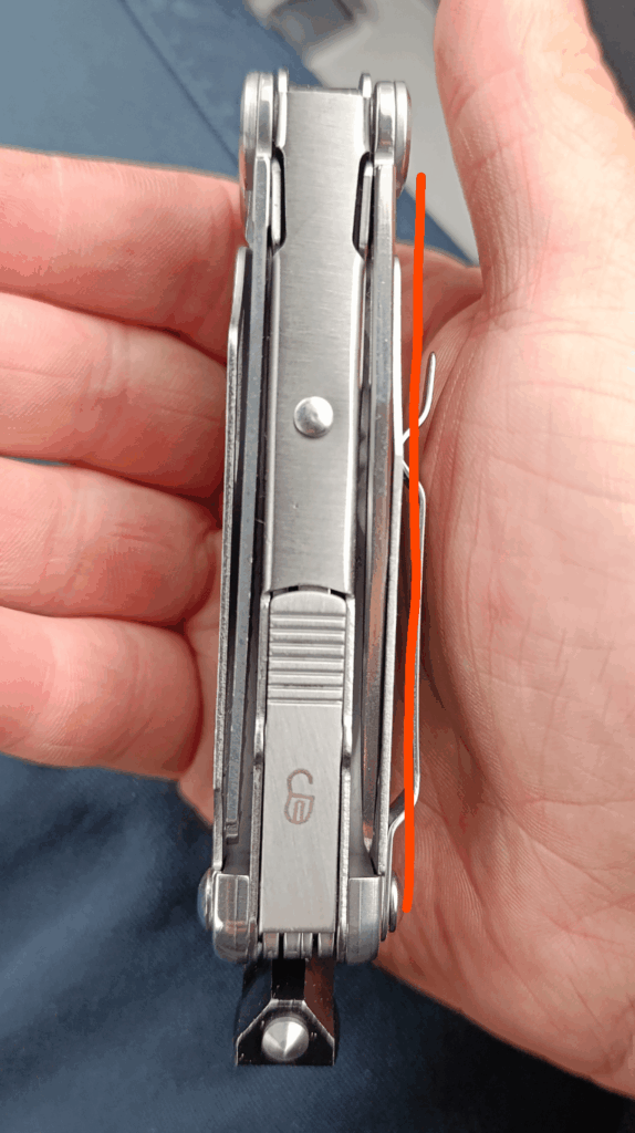 Multitool blade non centerd