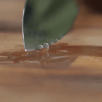 MKBHD tested a $400 knife that charges wirelessly and assists with cutting (;;;This seems like crap;;;;;)