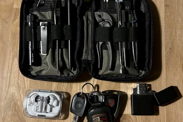 23 M pocket/bag dump