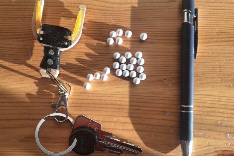 Student EDC – keys, pen & mini slingshot keychain