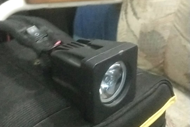I decided to wire my old foglight as a flashlight for my travel bag.