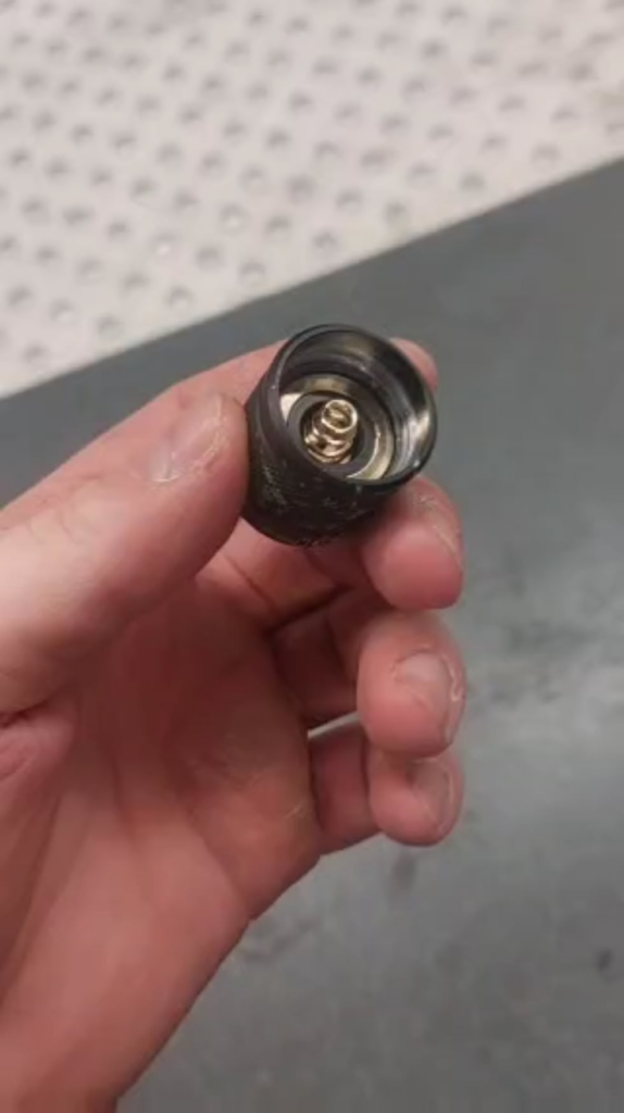 Acebeam costumer service sucks !