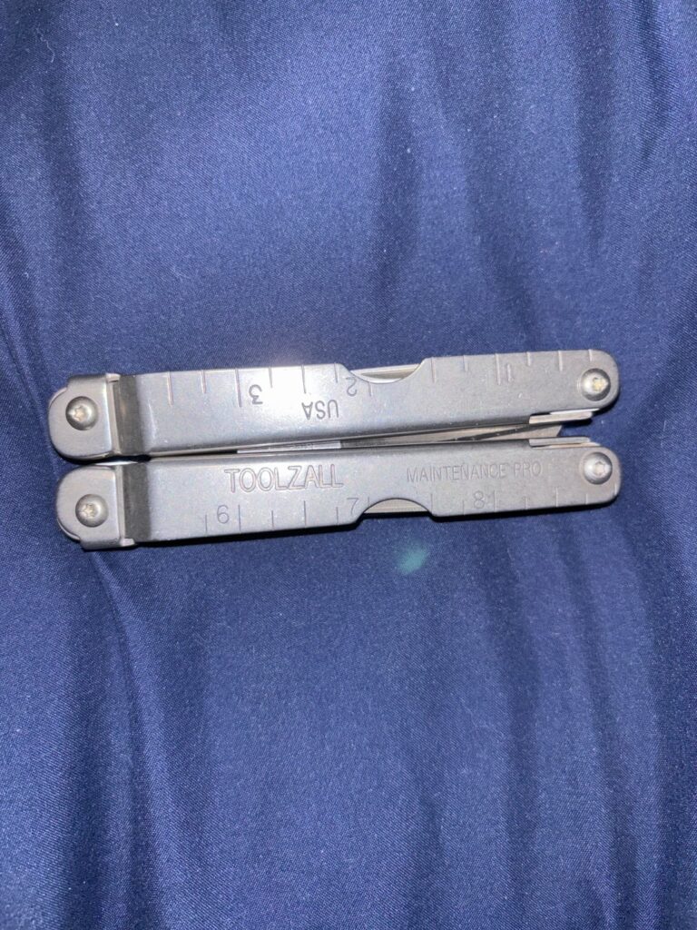 Hey no idea what I got here, hoping someone could help me price it