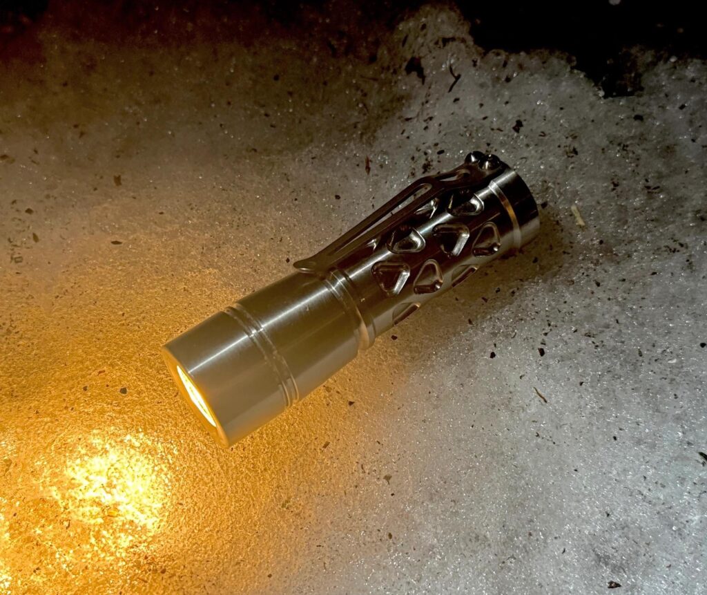 Kösen: Titanium VME Flashlight Mk.II