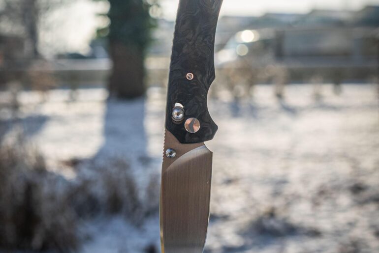 Happy #carbonfiberfriday with the ferramonsterknives Spectrum 🔥