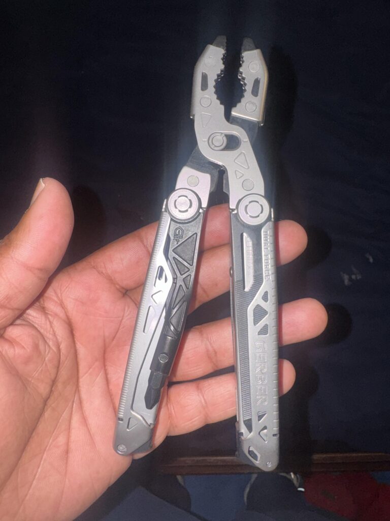 So today something happened lol I gotta tell yal bc my ol lady dgaf