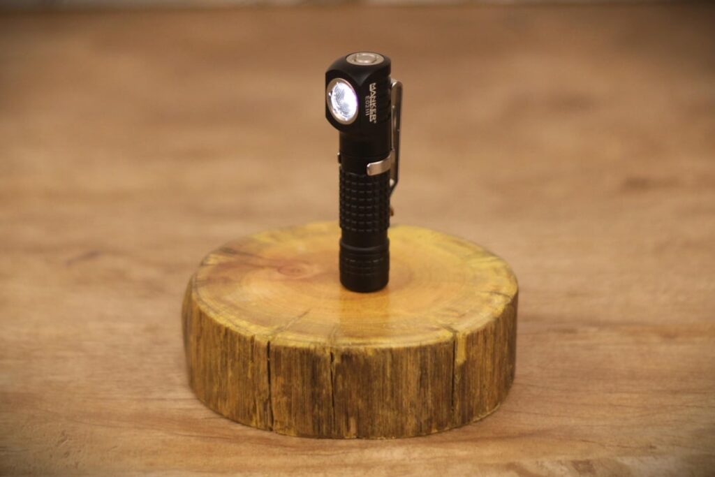 [Review] Manker E02 III - Tiny flashlight with dual fuel options and powerful LED