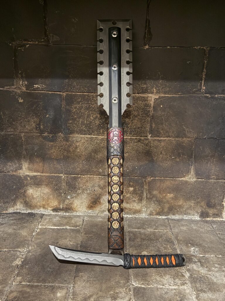 @hatestick_manufacturing_co Yamaguchi yoroi-dōshi - Tanto Tuesday - Diamondback Rattle Snake Underlay Battle Paddle #yoroidōshituesday #hatestickmanufacturing