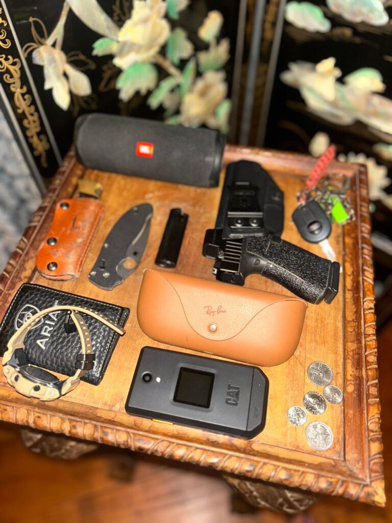 My edc for the today as a junk hauler!