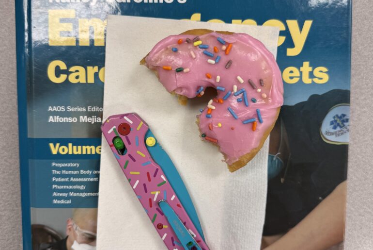 Weekend paramedic study carry