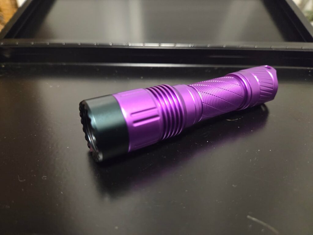 Anyone can mod (non-light-emitting T6 hand-warmer)