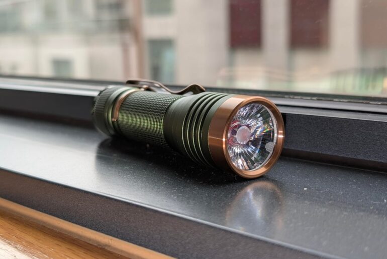 DA1K SFT-70 3000K, my first Emisar light!