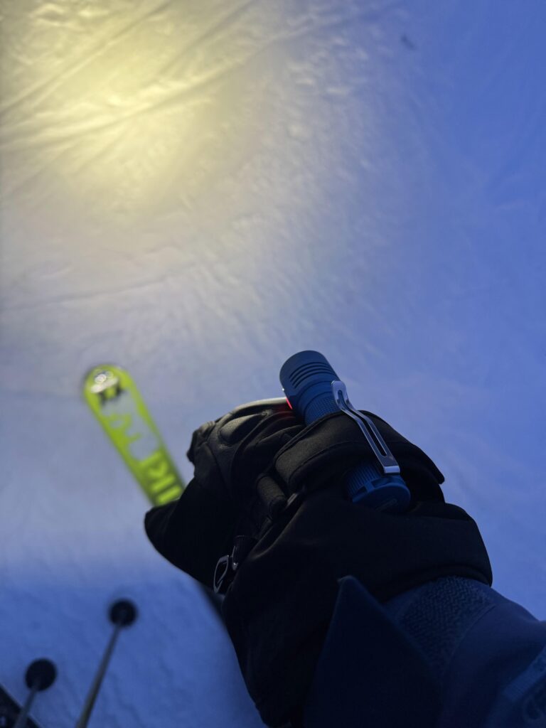 We stayed at the Après Ski too long and the slopes were too dark to see properly - luckily I had my D4V2 with me