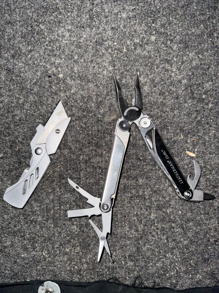 EDC a Large MT+Utility Blade or Utility Blade+ Small MT