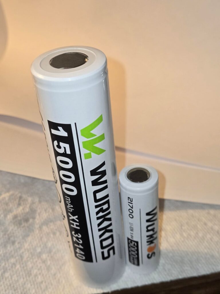 Wurkkos 32140 LifeP04 vs 21700 li ion