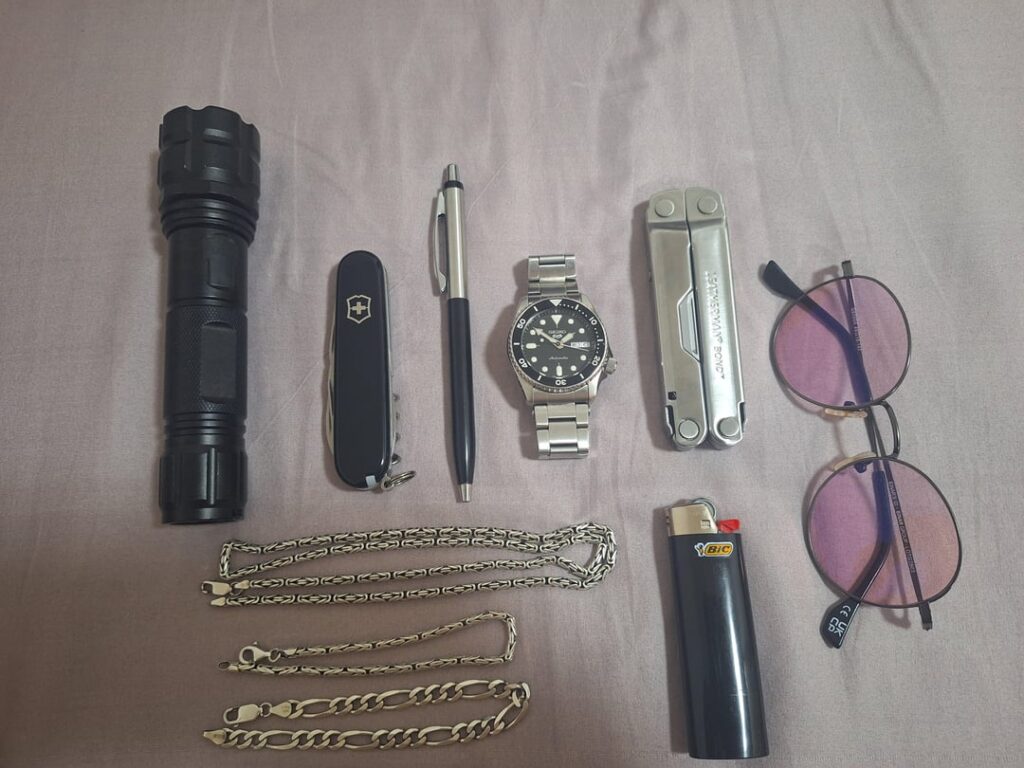 The essentials + the whole edc kit