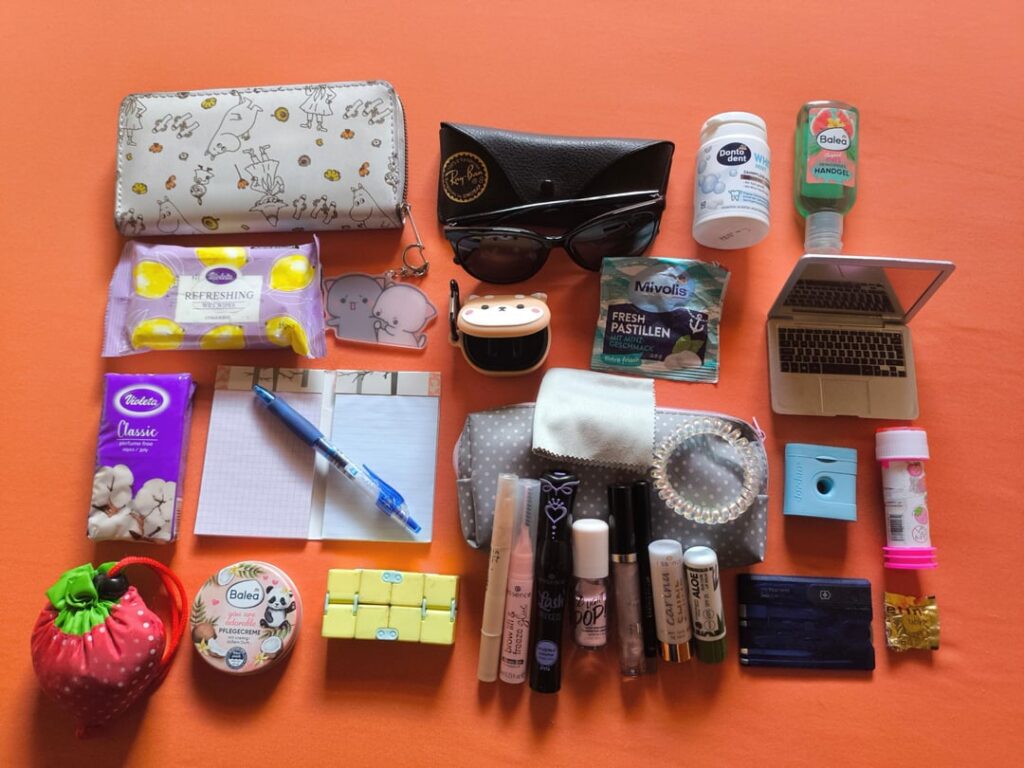 bag detectives, what can you tell about me? ft. the two bags i mostly switch between