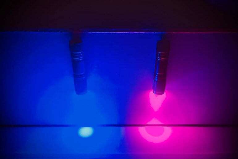 10440 Hanks in deep blue and pink