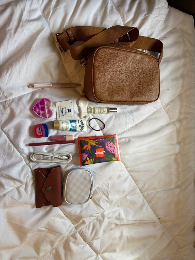 minimal everyday carry! bring on the assumptions!