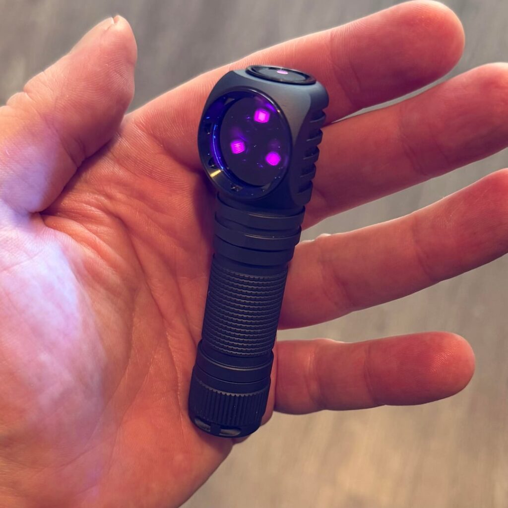 Got UV DW3AA?