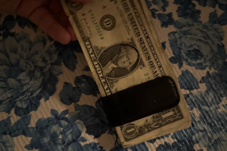 Can I use a magnetic money clip this way?