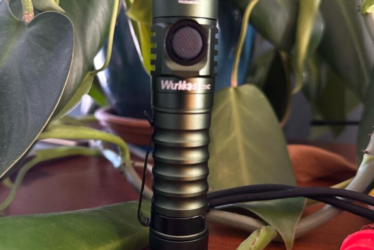 2 newish Wurkkos FC11Cs staying solid red on charge