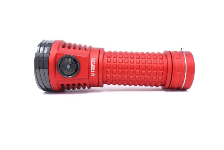 Talk Me Out of Buying the FireFlies E04 Surge as My First Flashlight