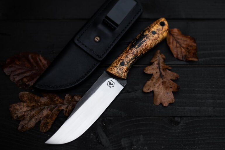 Elmax +stabilized carelian birch. Vultur Custom Knives
