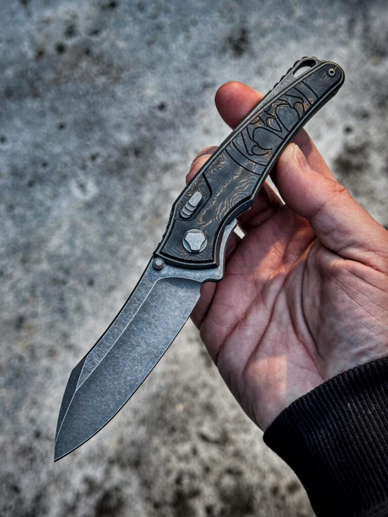 Another day, another shot of the Hawk Knives Talon. It’s hard to keep this thing at home!!