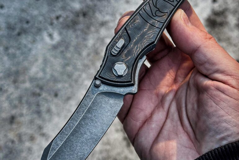Another day, another shot of the Hawk Knives Talon. It’s hard to keep this thing at home!!