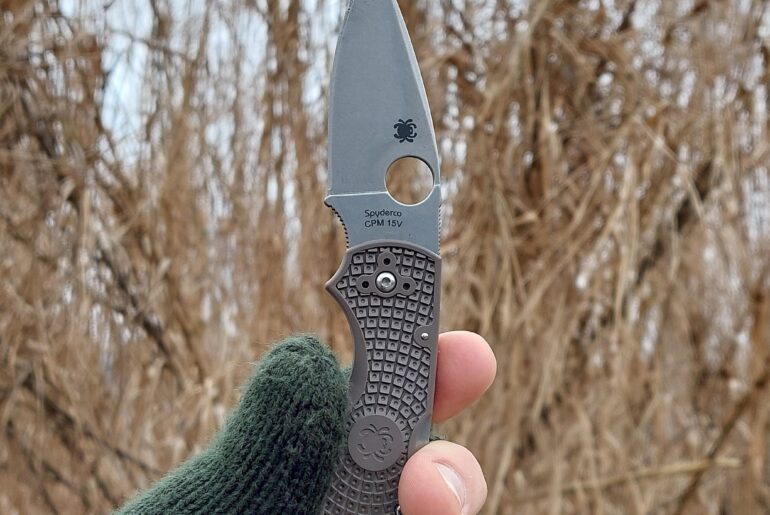 The color of this FRN is a perfect match for the cold season