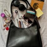 What’s in my everyday bag! For uni i just add ipad🙋🏽‍♀️