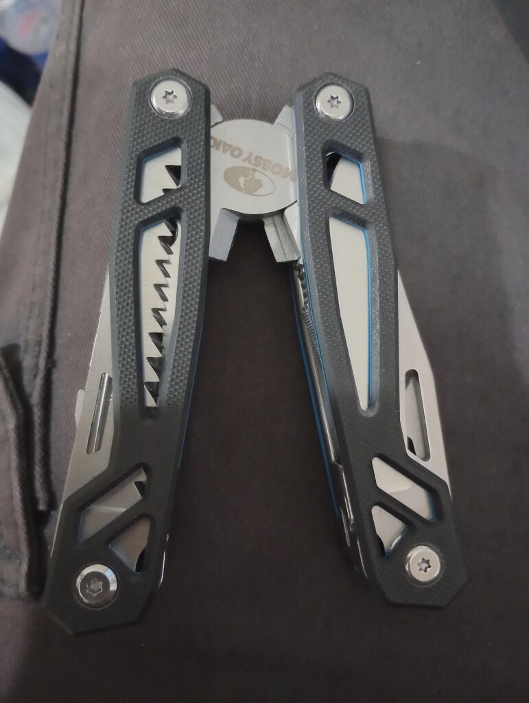Will storing this multitool not fully closed/compressed be an issue at all?
