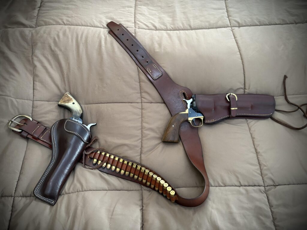 45/M/Gunslinger. Heading-to-Mid World EDC