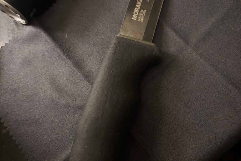 Help Identifying this Knife