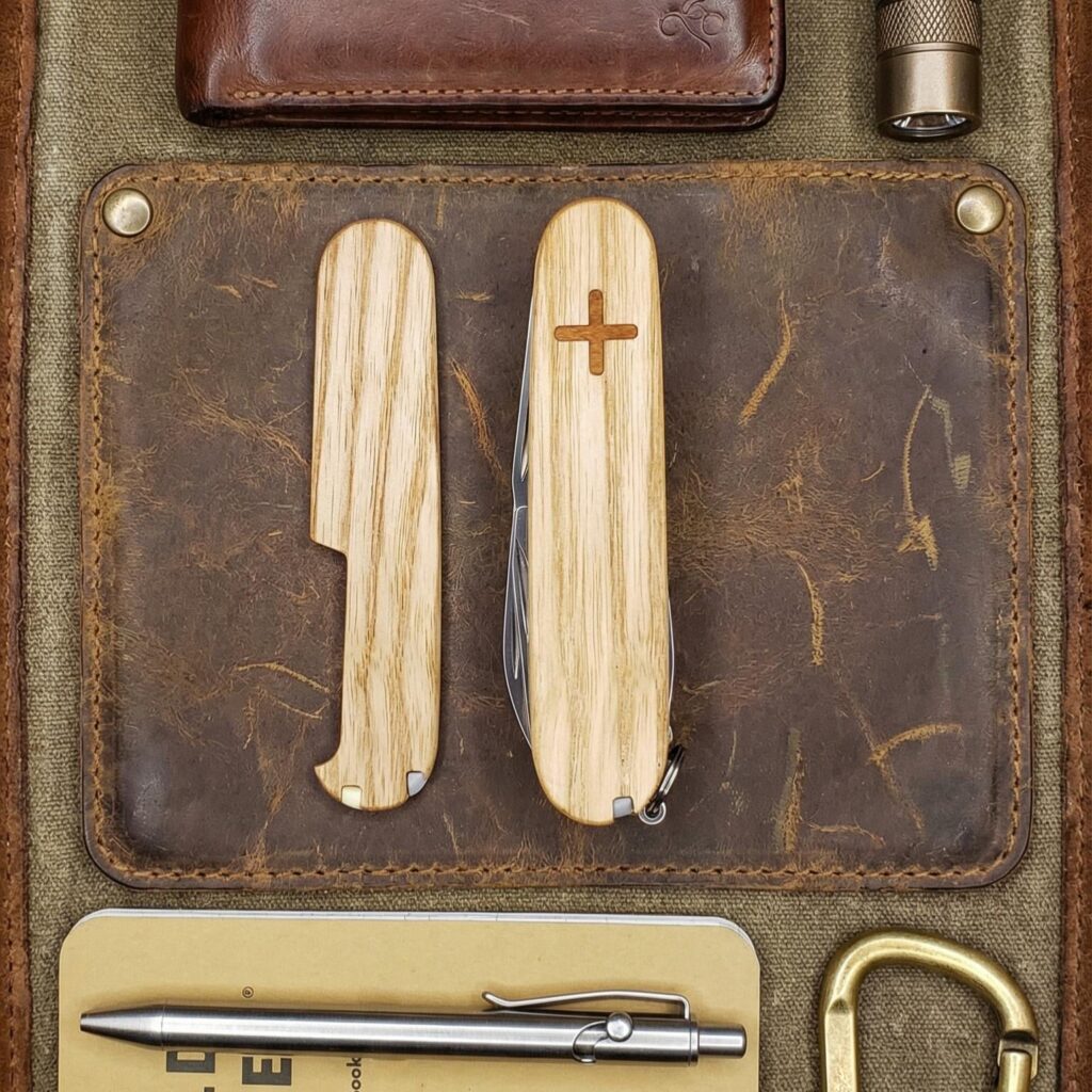 Ash wood scales on the Victorinox Spartan!