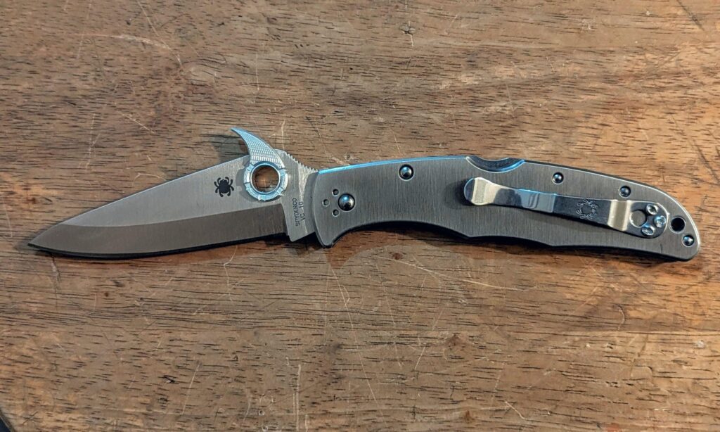 after a bunch of trial and error i think im finally satisfied with this stainless steel spyderco endura with wave notch mod as the best choice of larger folder that can withstand harsh work environment and be opened easily without taking off my welding gloves