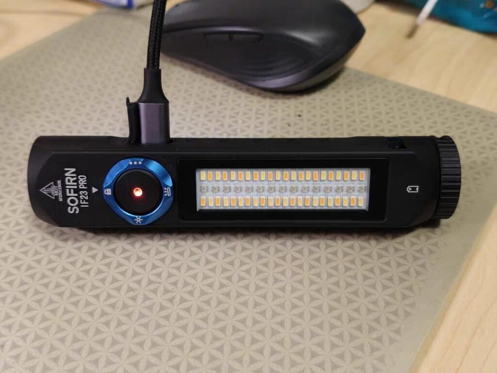 The high-brightness side light is pretty good, with minimal flickering.