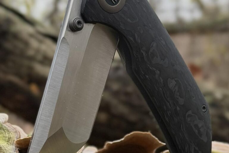 WE Knife Thug XL 20CV/Titanium & Carbon Fiber