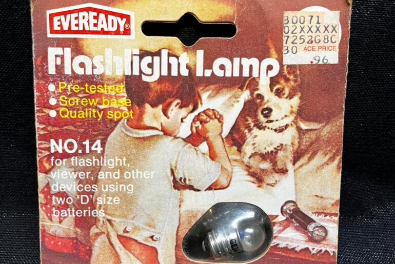 Check out this bulb, and my new (old) lights! 😃